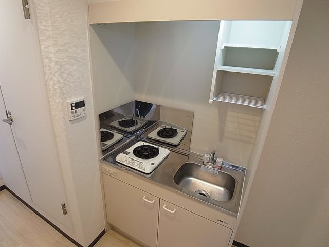 リッチライフ松本ＳＴのキッチン|ガスキッチン、広めでまな板も置けます