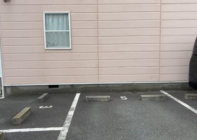 【中庭】 | ドミエルひばりが丘 | 中庭（パティオ）とは、一つの建築物の内部に設けられた、壁などで囲われている庭のことを指します。コの字型、ロの字型が主流ですが、L字型の中庭もあります。最近では、インテリア性の高さからも人気があります。