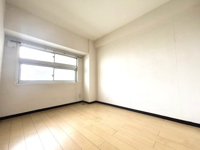 【寝室】