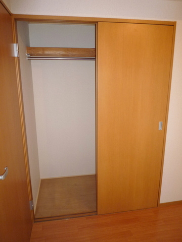 アーバンさくら通りの設備|★６帖の洋室の収納です★