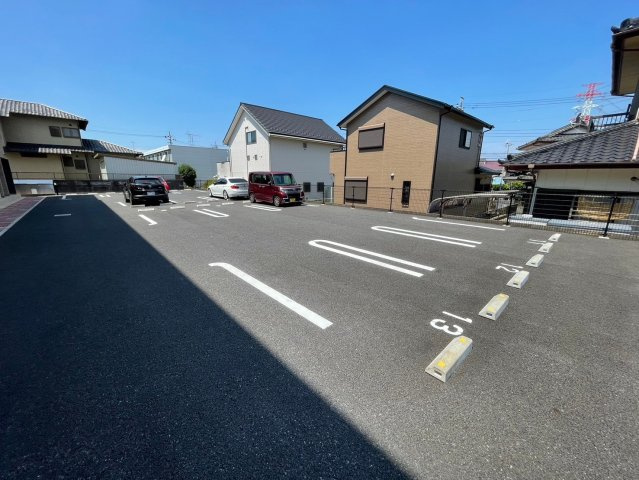 【駐車場】