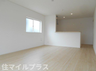 【居間・リビング】 | 矢吹町一本木新築一戸建て7棟 | こちらの居間で趣味の時間をお楽しみください