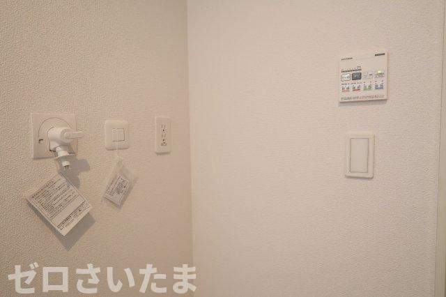 《仲介手数料無料》富士見市羽沢１丁目15-2新築一戸建てグラファーレの浴室|ランドリースペースにガス管がきてるのでガス乾燥機が設置できます。