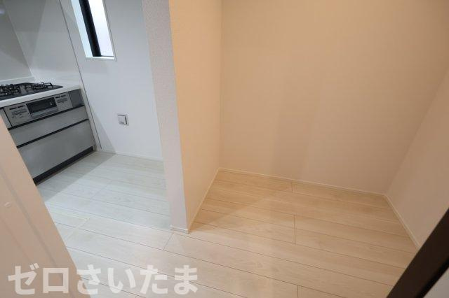 《仲介手数料無料》富士見市羽沢１丁目15-2新築一戸建てグラファーレのランドリースペース