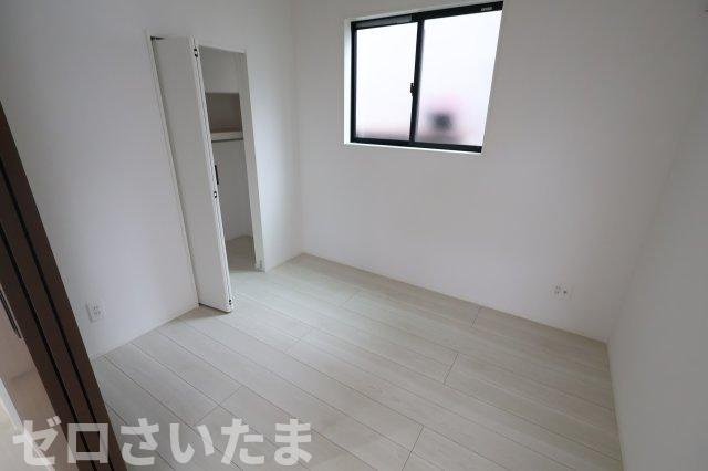 《仲介手数料無料》富士見市羽沢１丁目15-2新築一戸建てグラファーレの洋室|3.75帖 リビングとつながっています。