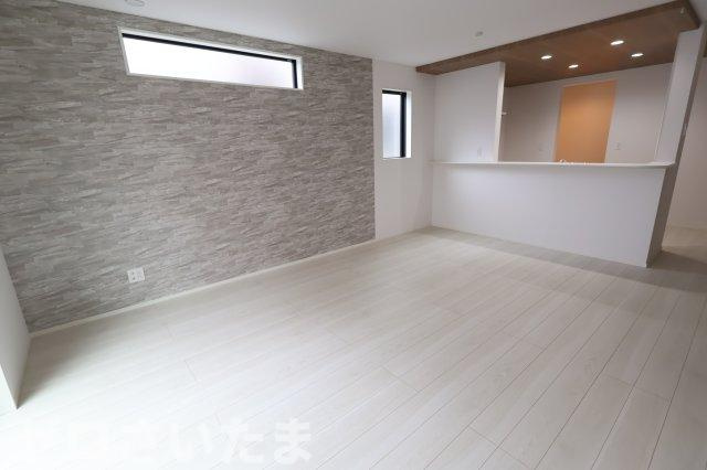 《仲介手数料無料》富士見市羽沢１丁目15-2新築一戸建てグラファーレの居間・リビング|LDK16.25帖