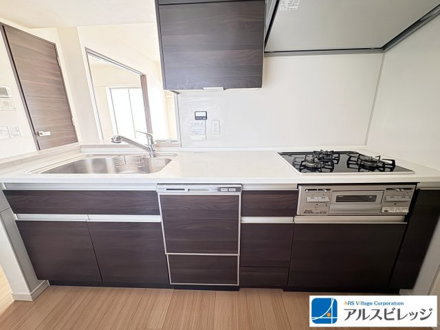 プラウド浦和仲町マークスのキッチン|3口コンロで同時進行で料理ができます