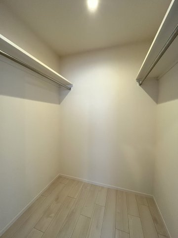 ヘリコニアの収納|★1.7帖のウォークインクローゼット★