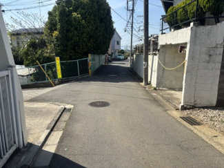 【前面道路含む現地写真】 | 戸塚（深谷町7）　全2棟（B号棟） | 前面道路