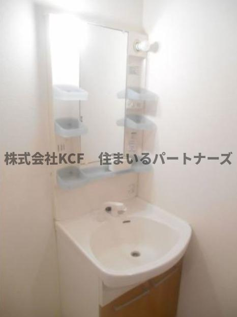 ハウスフリーデⅢの洗面所|忙しい朝には欠かせない洗面所です