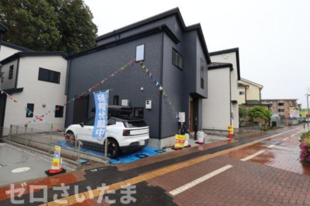 《仲介手数料無料》富士見市羽沢３丁目3-13新築一戸建てグラファーレの外観|西側の幅員20mの道路は交通量が多いので車の音が室内まで聞こえてきます。現地にて雰囲気をご確認下さい。音が気になる方はオプション工事で2重窓にされることをお勧めいたします。
