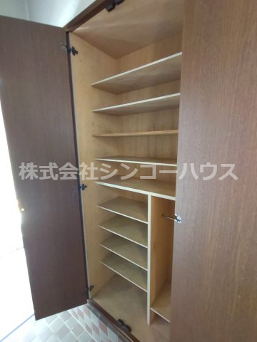 【収納】 | 久喜市栗原一丁目　中古戸建 | たくさん靴が収納できる下駄箱！