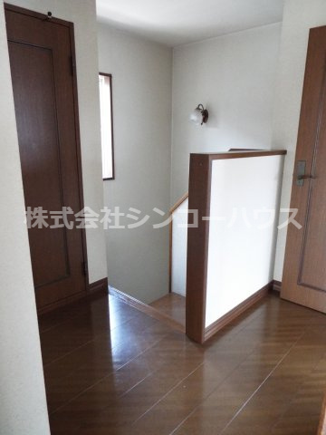【内装】 | 久喜市栗原一丁目　中古戸建 | 2階踊り場部分。