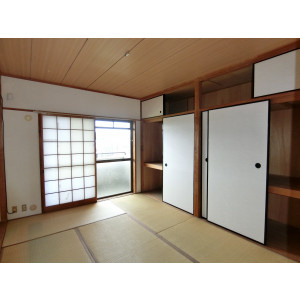 IT合川の内装|内装は落ち着いています