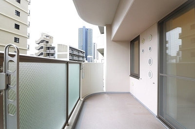 リバーガーデン福島 木漏れ日の丘 AB棟のバルコニー