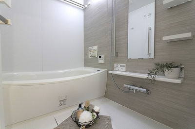 リバーガーデン福島 木漏れ日の丘 AB棟の浴室