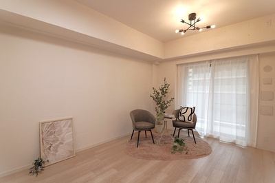 リバーガーデン福島 木漏れ日の丘 AB棟の居間・リビング