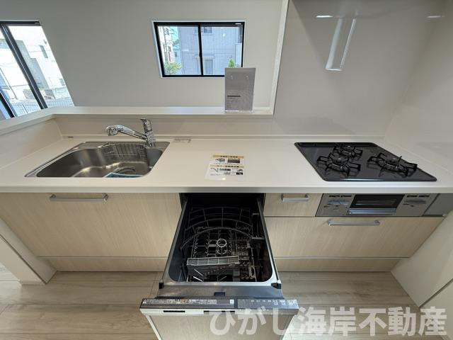 平塚市袖ヶ浜　新築戸建　全３棟のキッチン|食洗器付きシステムキッチン