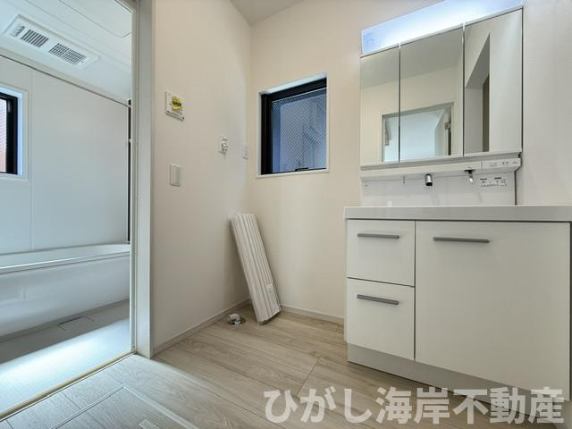 平塚市袖ヶ浜　新築戸建　全３棟の脱衣所|脱衣スペース