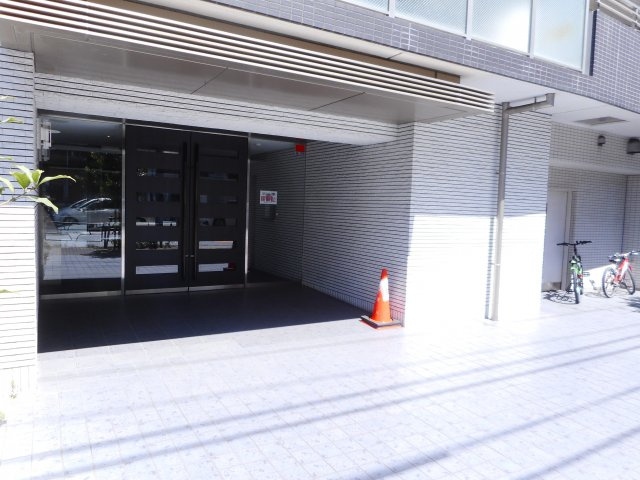 レシオ　イシワラのエントランス