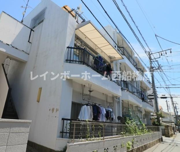 本八幡サンローズの外観