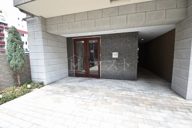 ラナップスクエア南森町ＮＥＸＴ　ＳＴＡＧＥのエントランス