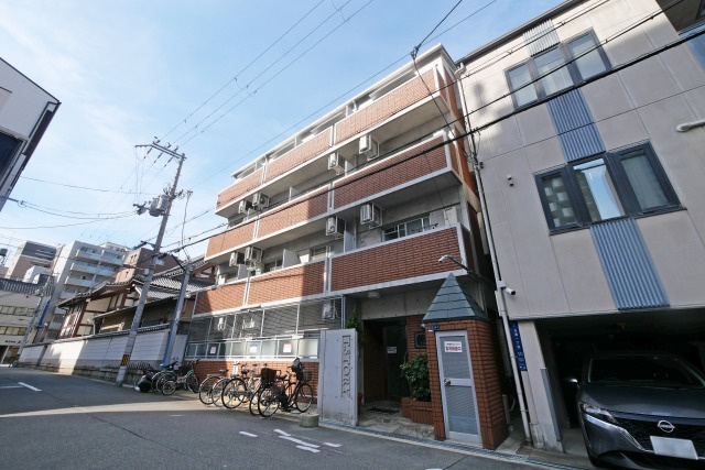 T-STORY