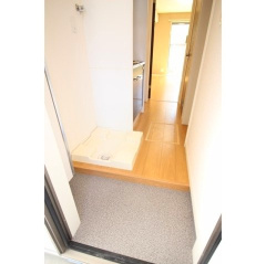 メゾン笹塚の玄関