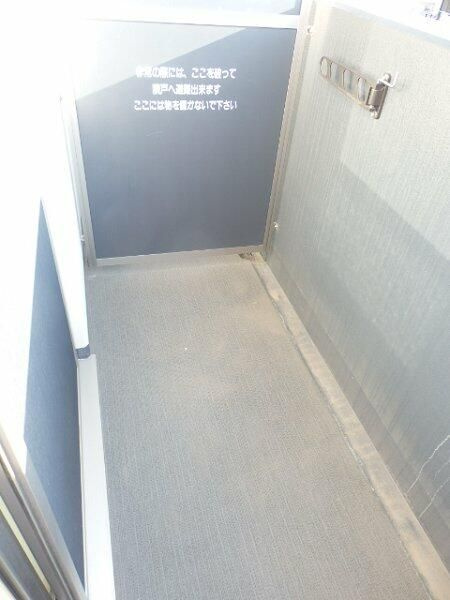 フェニックス椎名町のバルコニー