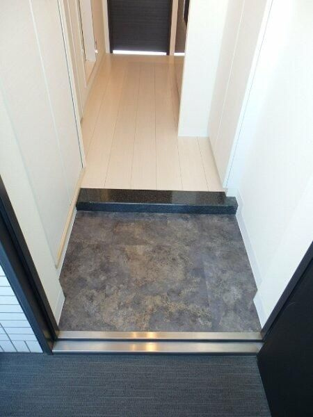 フェニックス椎名町の玄関