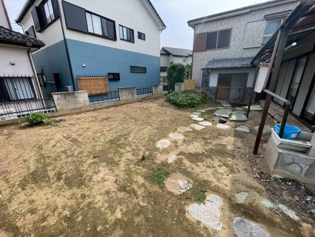 -三丁目不動産-  本庄市若泉1丁目　昭和54年築の庭