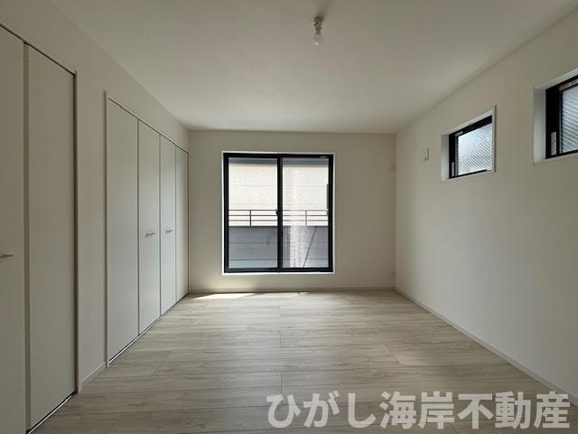 平塚市袖ヶ浜　新築戸建　全３棟の外観|4月9日撮影　建築中　現地外観 