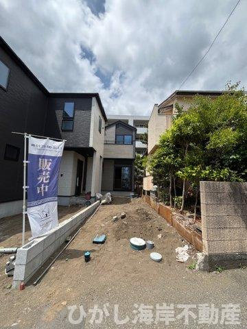 平塚市袖ヶ浜　新築戸建　全３棟の外観|4月9日撮影　建築中　現地外観