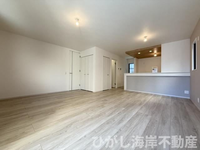 平塚市袖ヶ浜　新築戸建　全３棟の居間・リビング|20帖　LDK