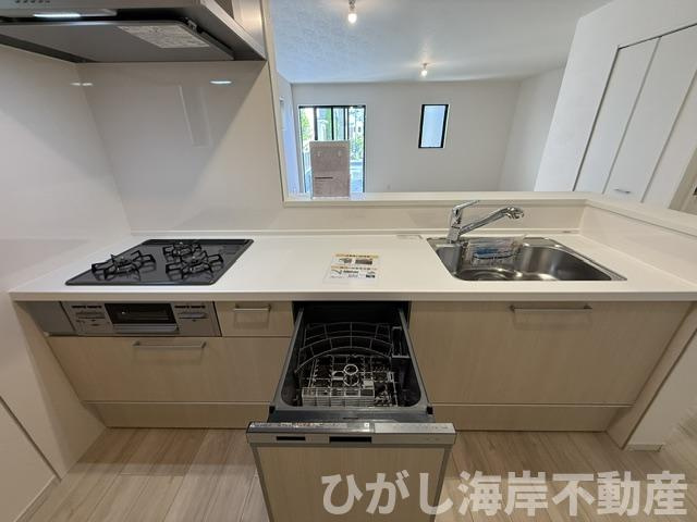平塚市袖ヶ浜　新築戸建　全３棟のキッチン|食洗器付きシステムキッチン
