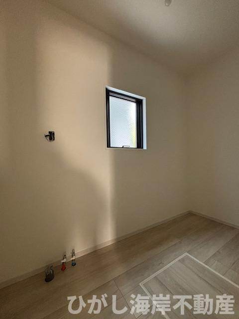 平塚市袖ヶ浜　新築戸建　全３棟の居間・リビング|4月9日撮影　建築中　20帖　LDK