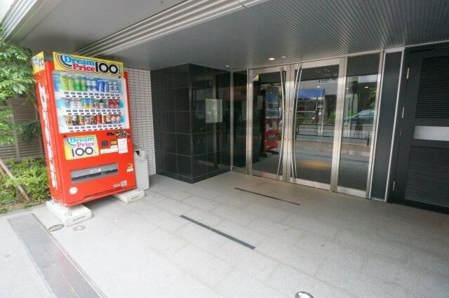 リライア浅草のエントランス