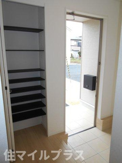 【玄関】 | 矢吹町一本木新築一戸建て7棟 | シンプルで使いやすい玄関です