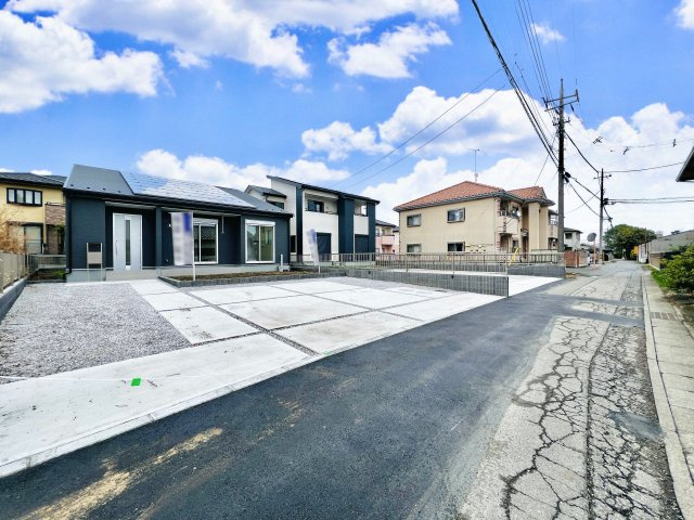 太田鳥山上町の前面道路含む現地写真|間口も広く駐車も楽々♪