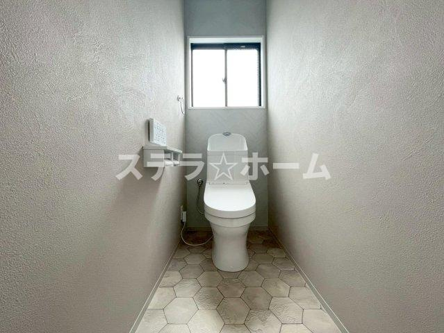 安田3 中古戸建のトイレ|落ち着いたトイレです