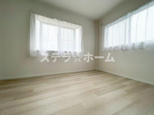 安田3 中古戸建の洋室|広々とした洋室です
