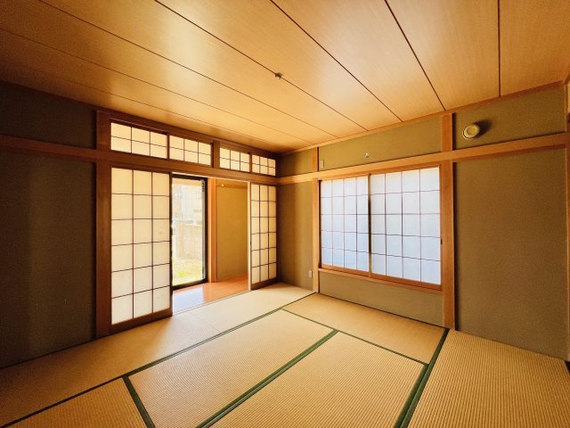 前橋市昭和町三丁目の和室|畳の上でゆっくりとくつろげる和室です