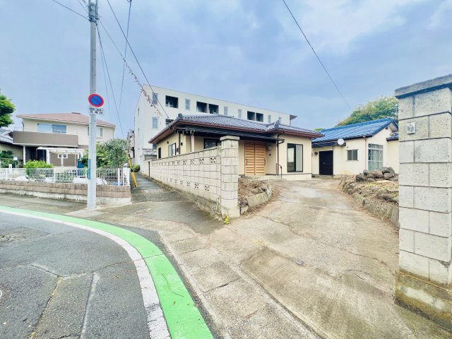 前橋市昭和町三丁目の前面道路含む現地写真|閑静な住宅地