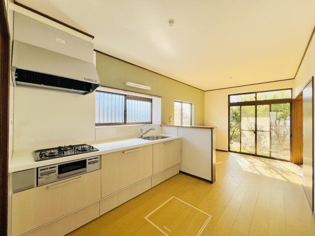 前橋市田口町のキッチン|開放的なダイニングキッチン
