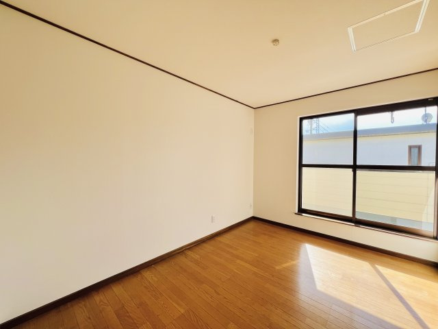 前橋市田口町の洋室|お子様の一人部屋デビューにも最適♪