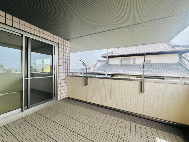 太田市新田市野井町のバルコニー|趣味の時間も楽しめるインナーバルコニー♪