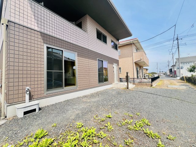 太田市新田市野井町の庭|駐車スペースを確保しながらお庭のスペースも♪