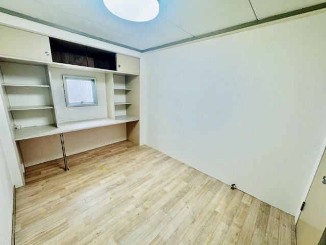 藤ヶ台戸建ての洋室