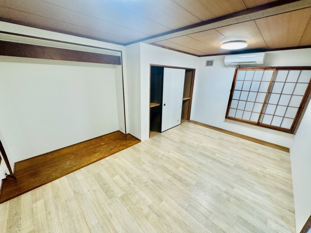 藤ヶ台戸建ての洋室
