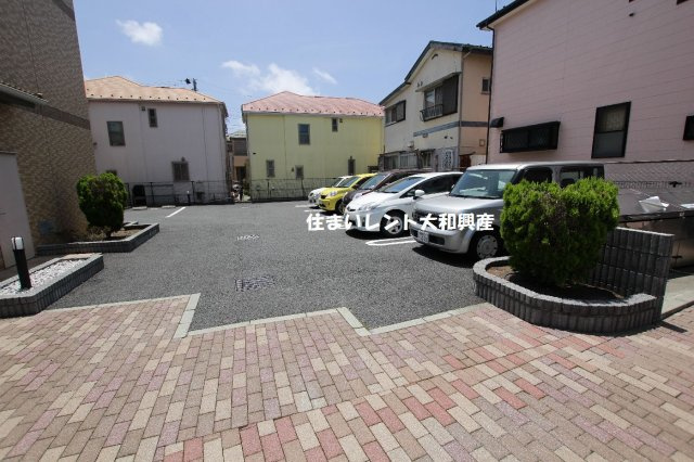 カーサ・アネーロの駐車場